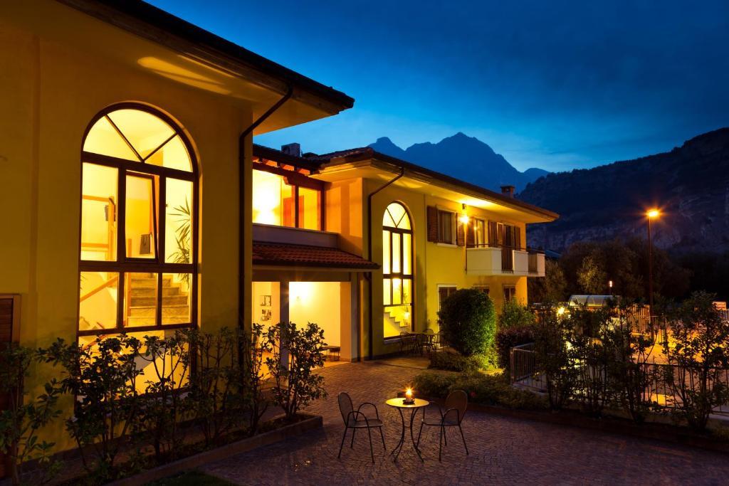 Casa Carla Aparthotel Torbole Sul Garda ภายนอก รูปภาพ